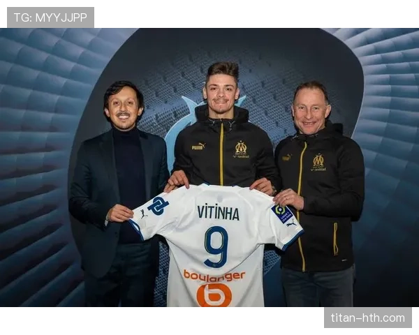 里昂新赛季阵容深度剖析:挑战与机遇共存,表现引发关注 里昂新赛季阵容深度剖析:挑战与机遇共存,表现引发关注