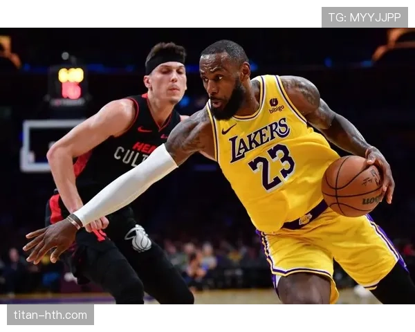 班恩以挡拆制造错位，三分效率高于上季